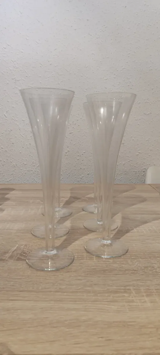 Copas de cristal transparente