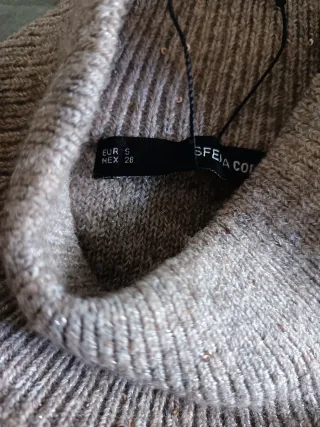 Jersey beige hombro descubierto