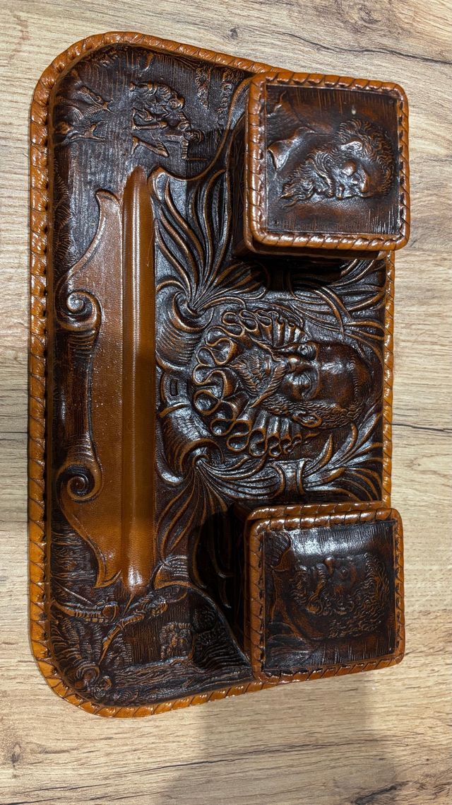 ESCRIBANIA CUERO REPUJADO