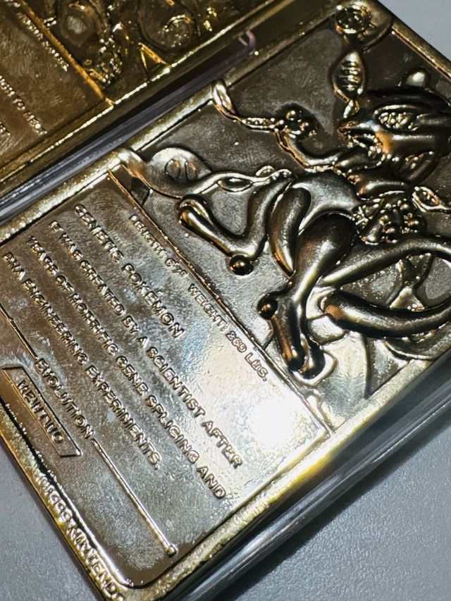 Cartas de Oro Pokémon Pikachu Charizard Mewtwo