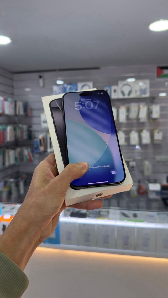 iPhone 16 Pro Max 512GB - seminovo pouco uso