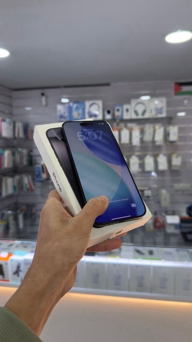 iPhone 16 Pro Max 512GB - seminovo pouco uso