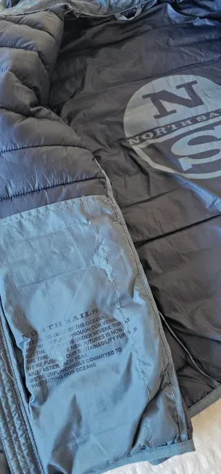 Chaqueta acolchada North Sails con capucha