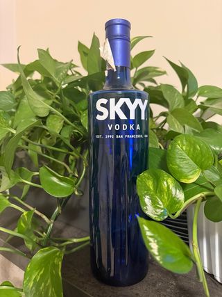 Bottiglia vuota SKYY Vodka