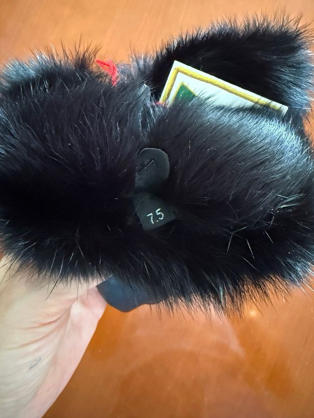 Guantes de piel de cordero negros con pelo