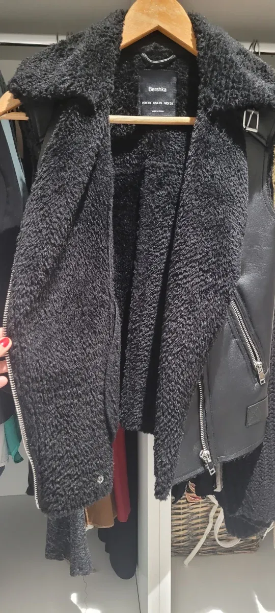 Chaleco polipiel borrego Bershka Talla XS