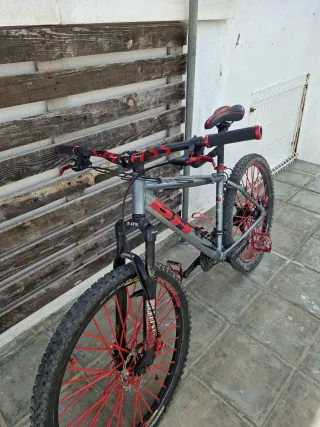 Bicicleta BH Gris y Roja 26