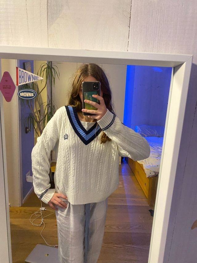 Jersey Brownie cuello pico trenzado