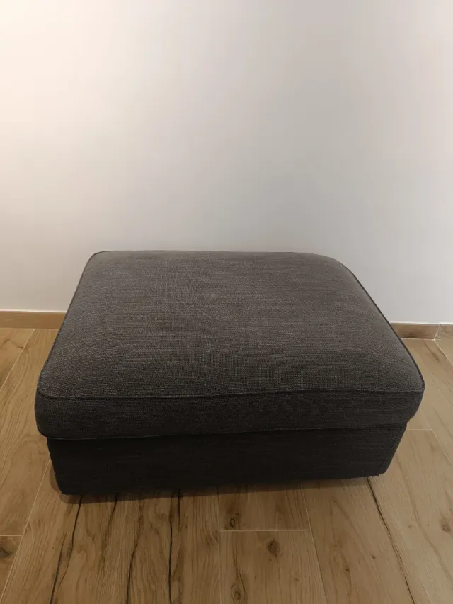 Reposapiés KIVIK IKEA gris con almacenaje