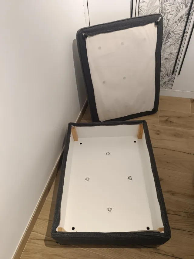 Reposapiés KIVIK IKEA gris con almacenaje