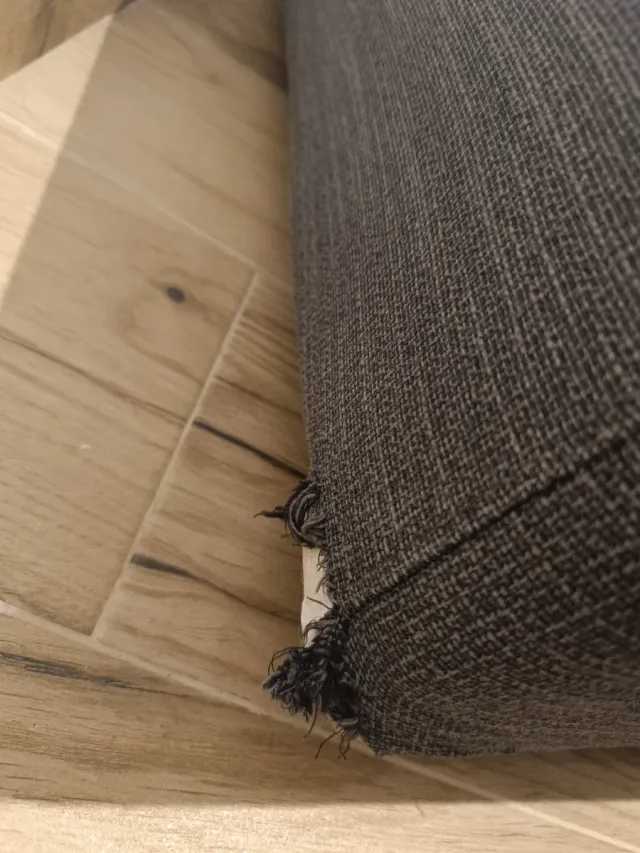 Reposapiés KIVIK IKEA gris con almacenaje