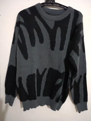 Maglione con stampa astratta