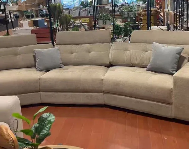 Sofá curvo beige OFERTA