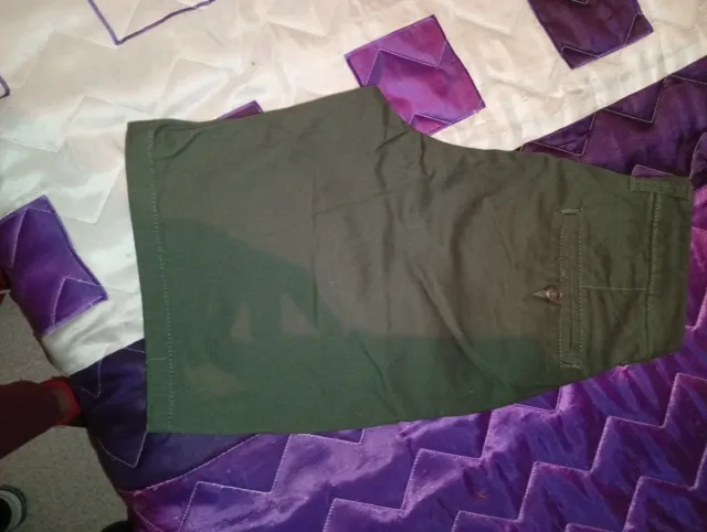 SOLO ENVÍOS  Pantalón corto verde oliva