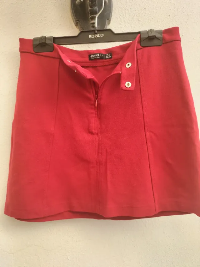 Regalo falda Bershka Roja Talla S