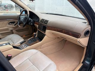 BMW 535i V8, Automatico