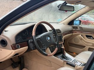 BMW 535i V8, Automatico
