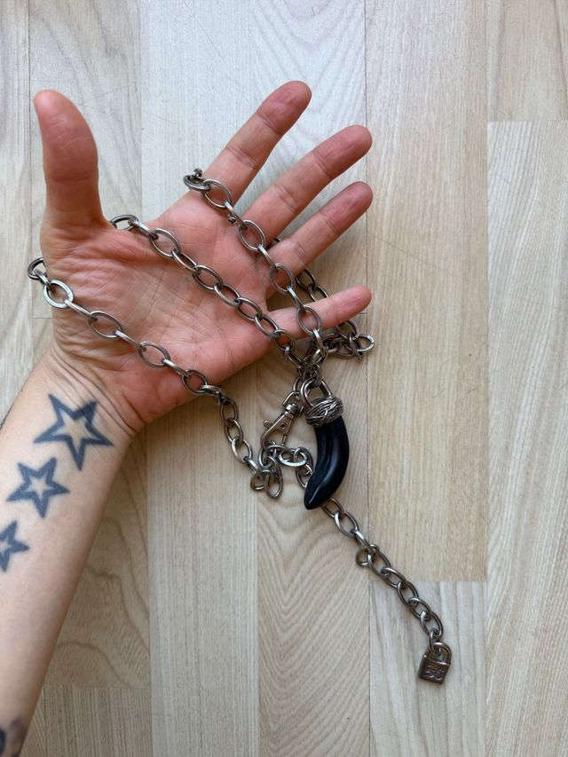 Collar Zamak Largo Cuerno Negro Resina UNOde50