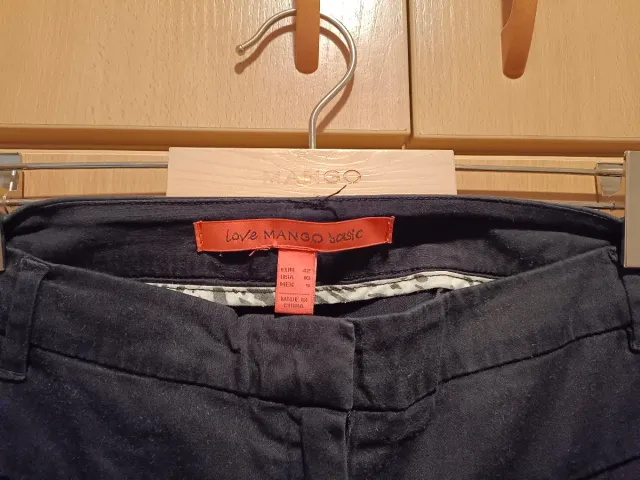 Pantalón negro Mango