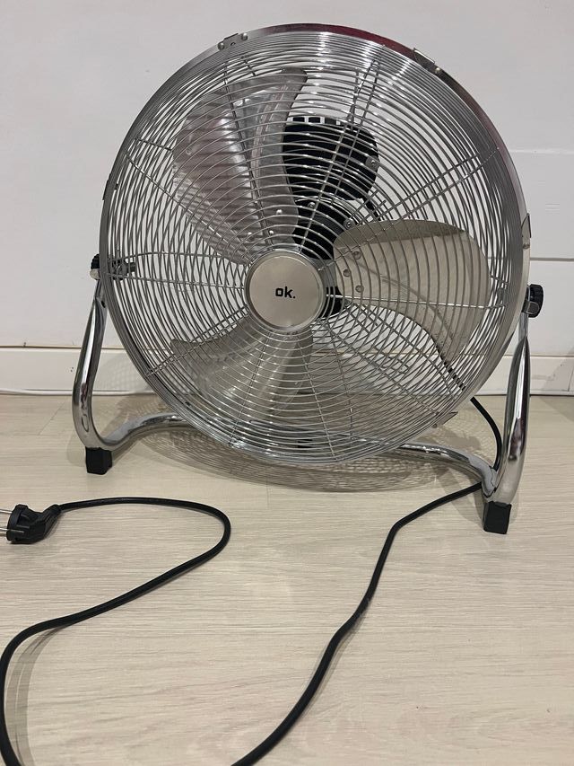 Ventilador OK. Metálico Plateado