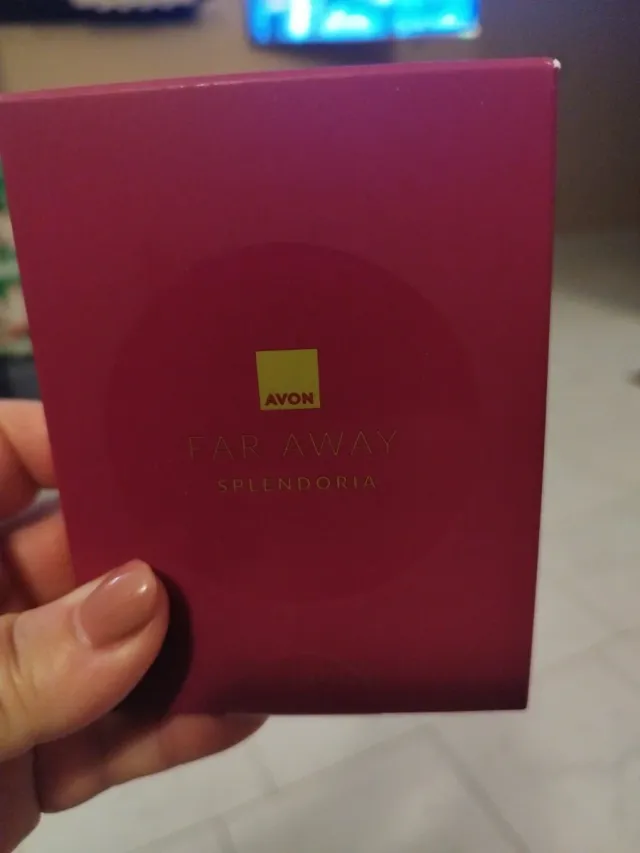 Profumo Avon Far Away Splendoria