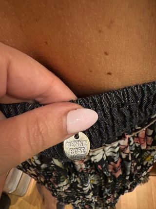 Vestido Denny Rose palabra de honor floral