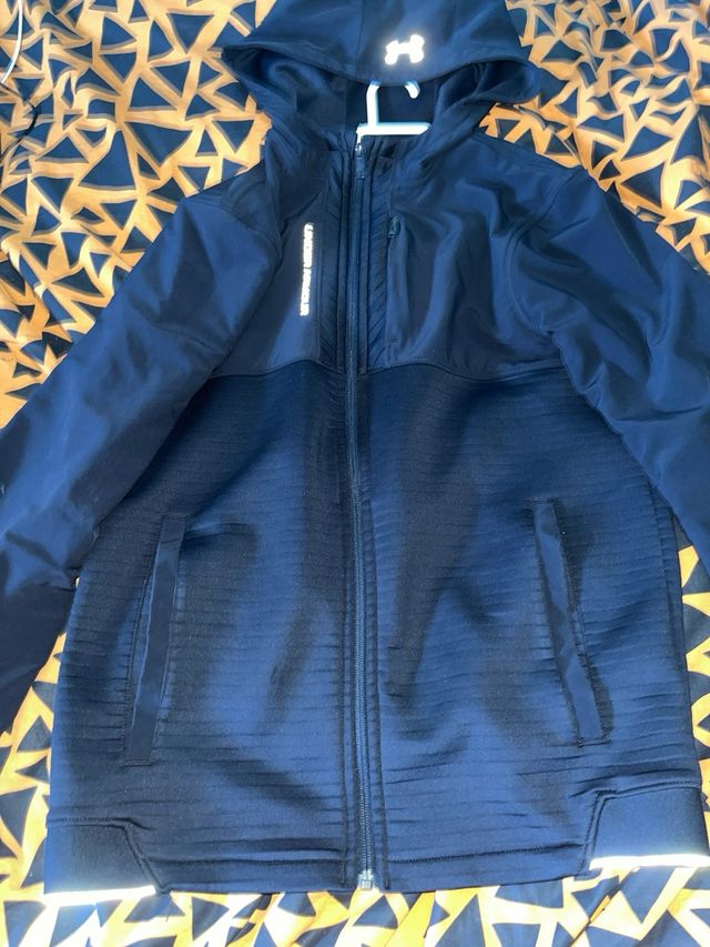 Chaqueta Under Armour Negra con Capucha