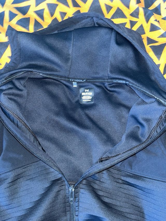 Chaqueta Under Armour Negra con Capucha