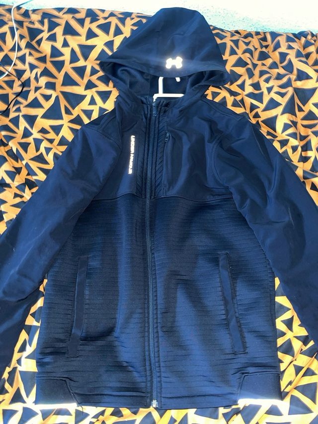 Chaqueta Under Armour Negra con Capucha