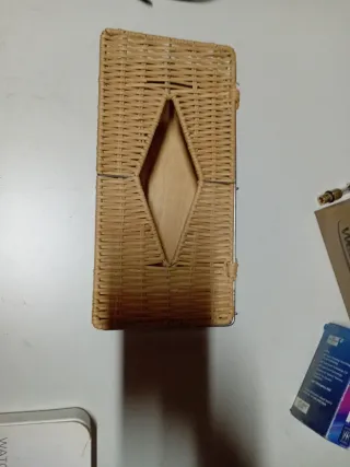 Servilletero de mimbre y madera