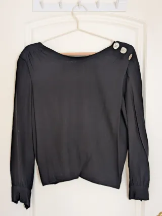 Blusa ba&sh negra botones joya