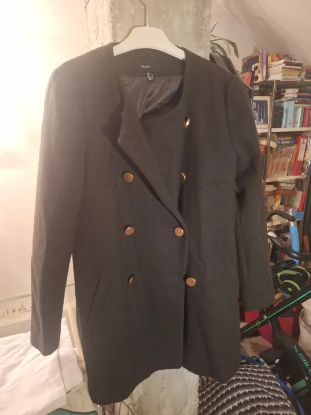 Abrigo corto Mango verde botella