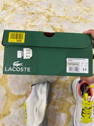 Zapatillas Lacoste grises y blancas