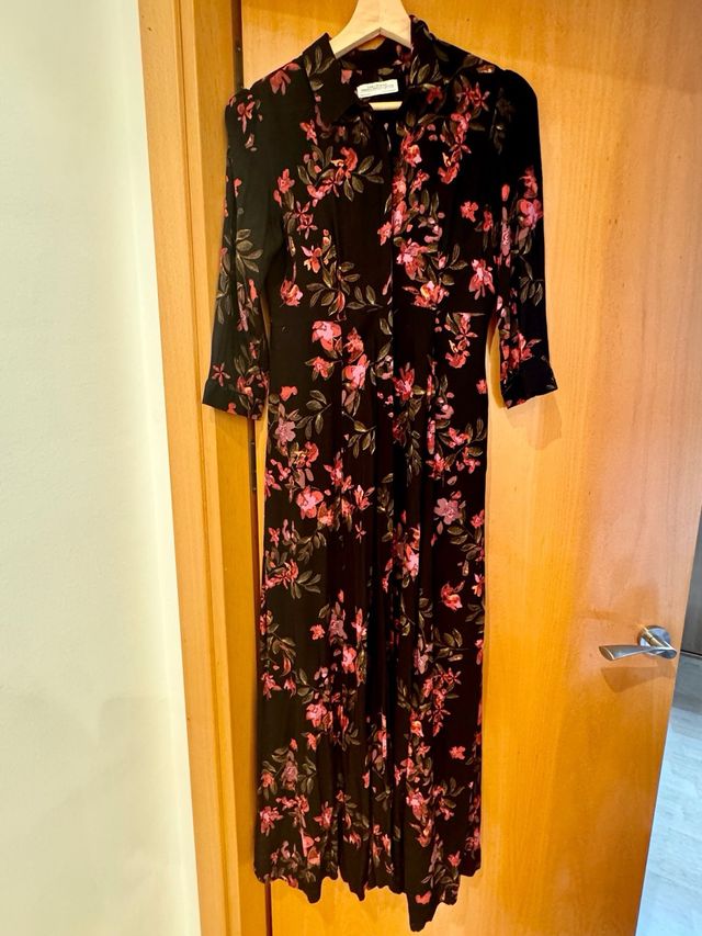 Vestido Zara floral negro y rosa
