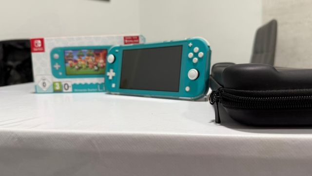 Nintendo Switch Lite Verde Animal Crossing
