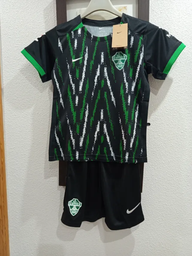 Equipación Elche C.F. niño T.6-7