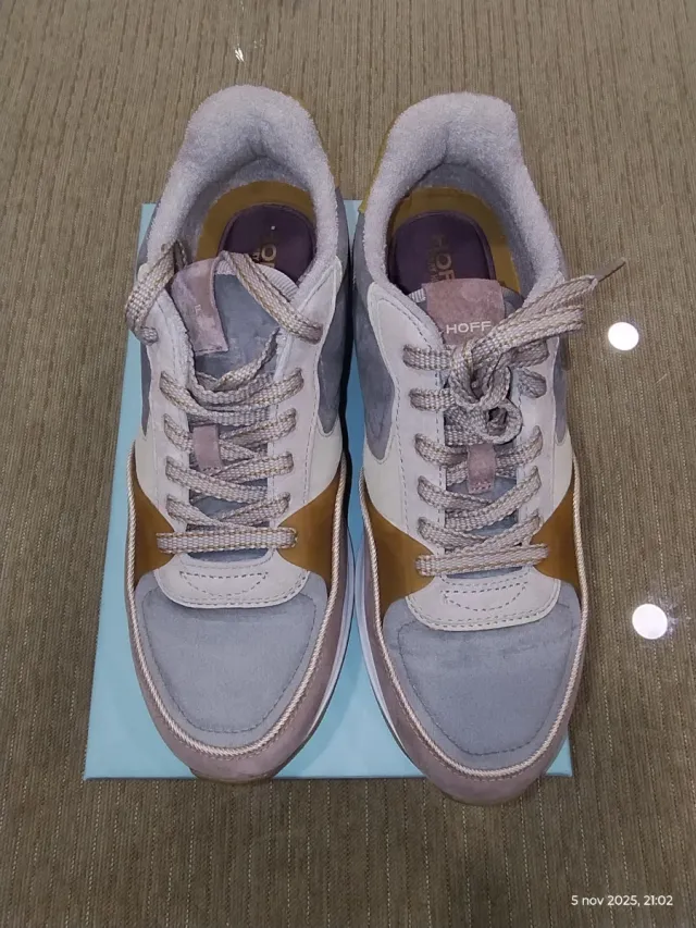 Zapatillas Hoff grises y doradas