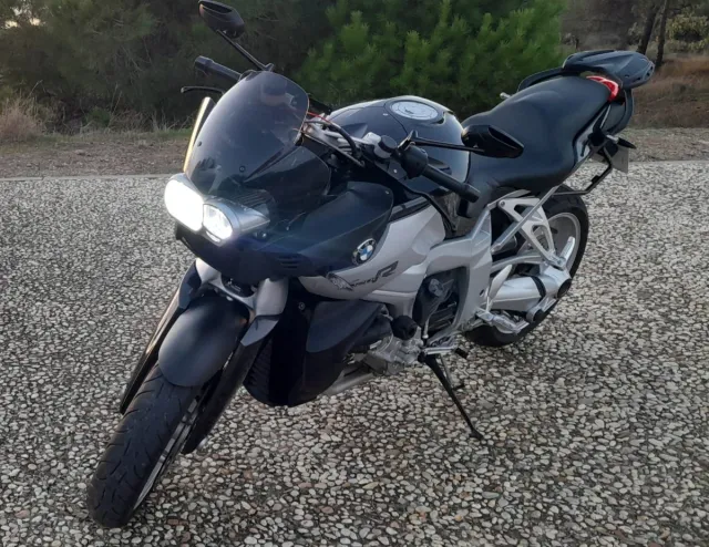 BMW K1200R año 2006 36.000 km!!