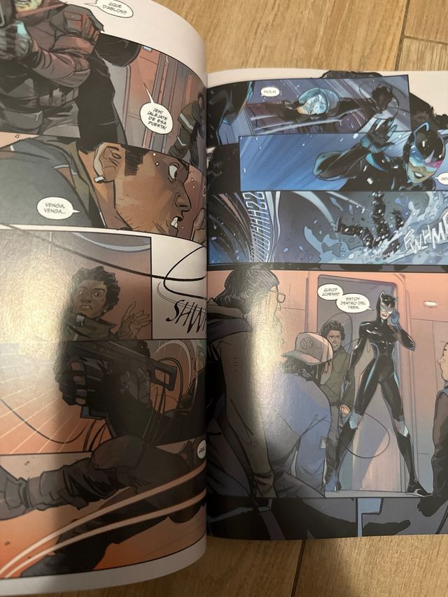 Estado Futuro: Futura Gotham. Tomo en rústica ECC.