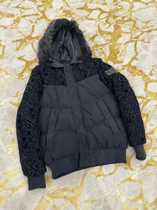 Chaqueta Glorious Negra con Capucha