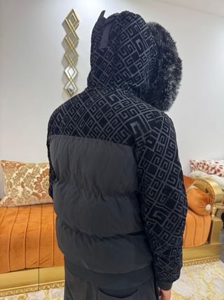 Chaqueta Glorious Negra con Capucha