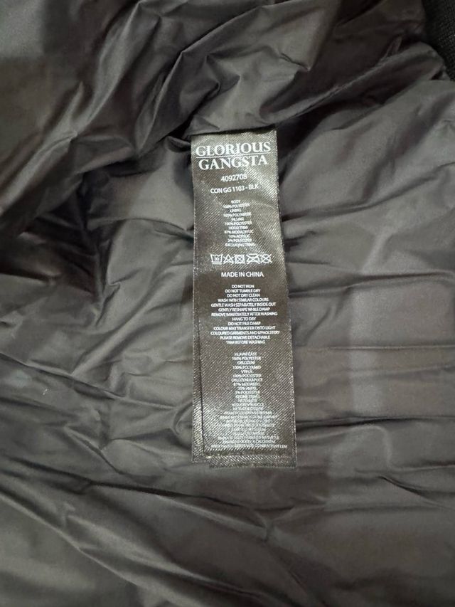 Chaqueta Glorious Negra con Capucha