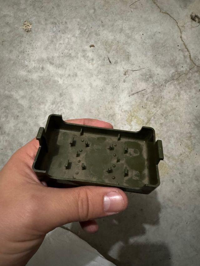 Tapa Caja Fusibles Suzuki vitara