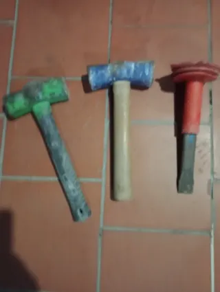 2Martillo y cincel beillota con mangos 40 euro