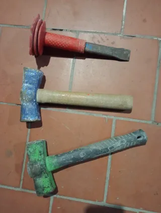 2Martillo y cincel beillota con mangos 40 euro