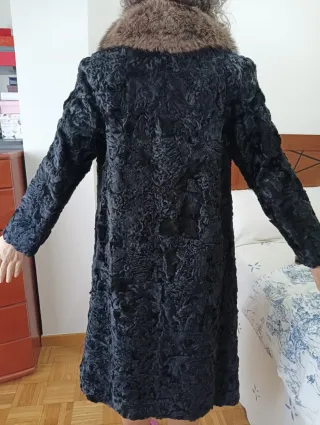 Abrigo de astracán natural negro/marrón