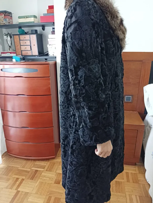 Abrigo de astracán natural negro/marrón