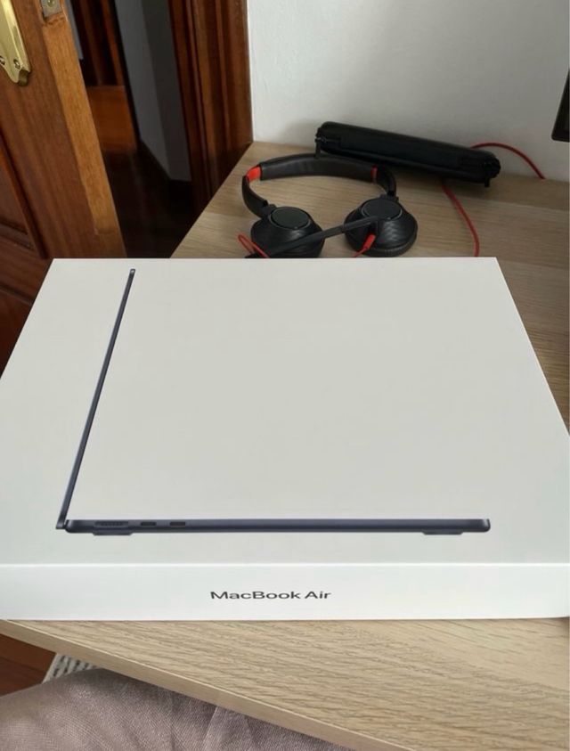 MacBook Air M2 colore midnight BATTERIA 100%