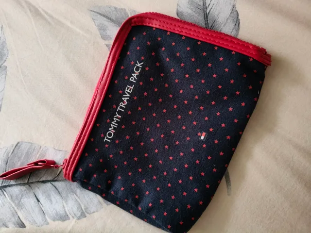 Neceser Tommy Hilfiger estrella