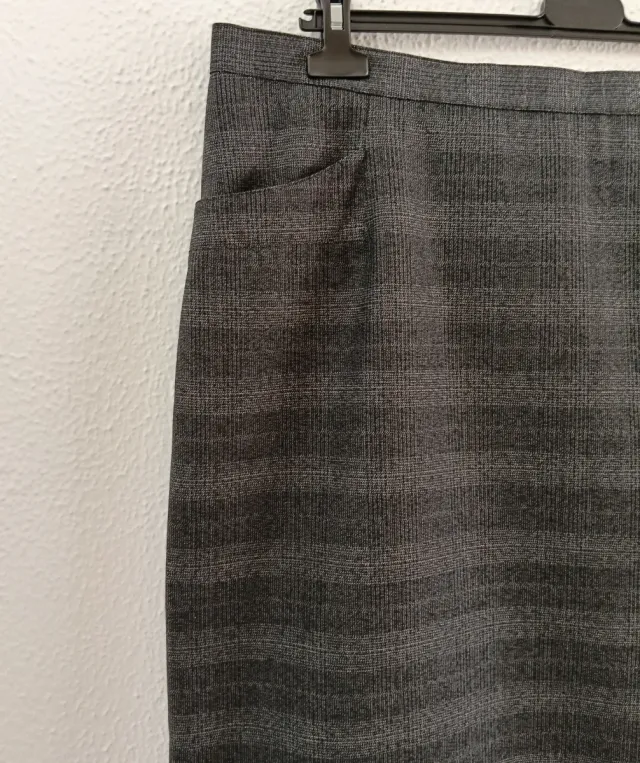 Falda gris cuadro gales Talla 54.